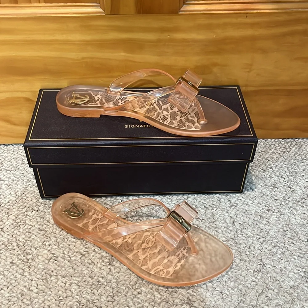 Vince Camuto Signature Baraka Nude Jelly Flip Flops - Picture 6 of 8
